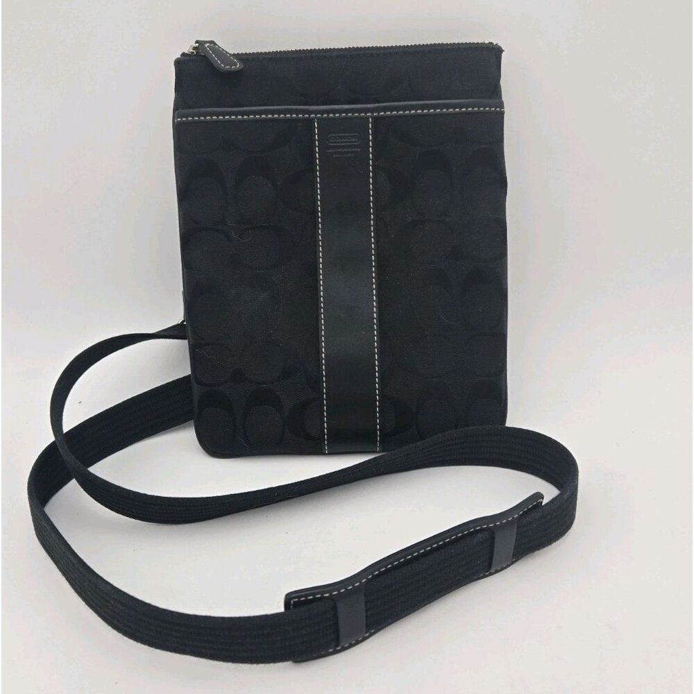 Coach BLACK Crossbody Bag Signature Logo Strap Side Zipper Pocket Leatherware EU - Picture 1 of 16